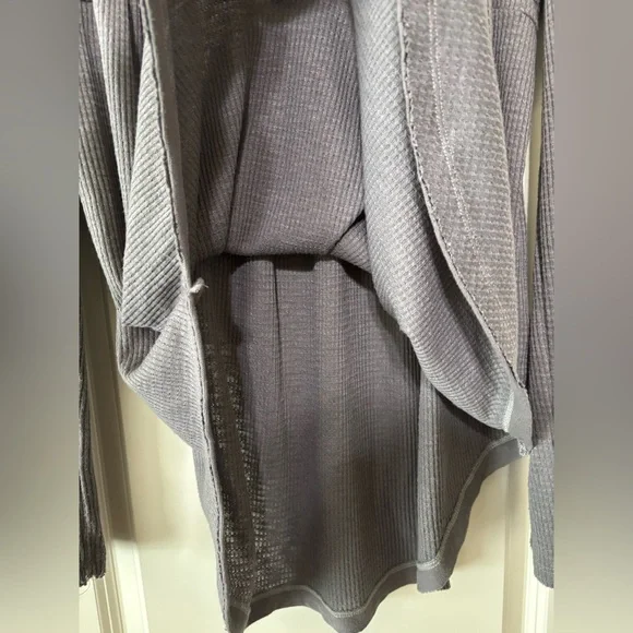 We The Free Light Weight Long Sleeve Waffle Knit Tunic Top Like New Medium - Picture 6 of 9